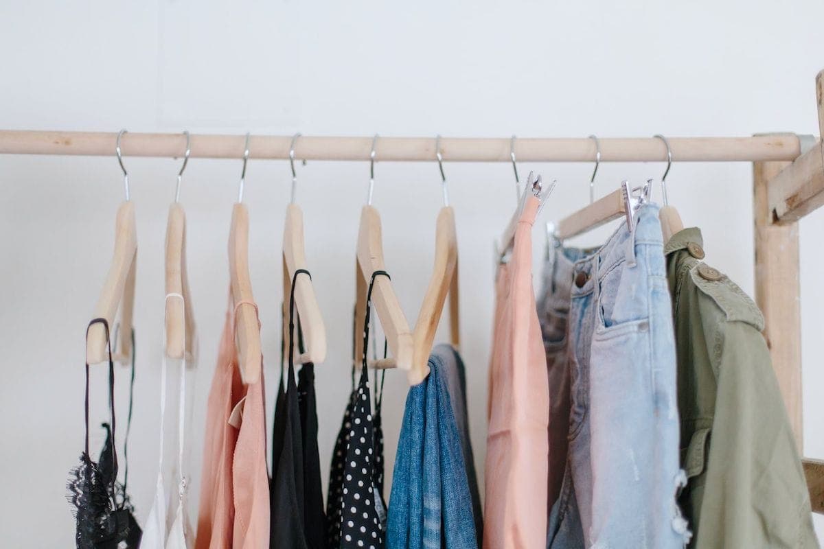 In this article, we will explore the role of technology in building and managing capsule wardrobes, focusing on apps and platforms that offer innovative solutions for fashion minimalism.